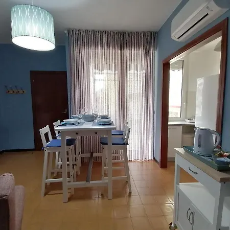 P In Centro Σέστρι Λεβάντε