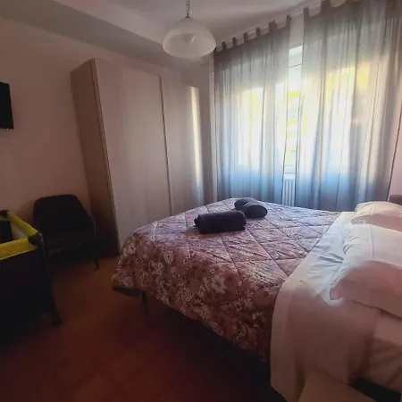 P In Centro Σέστρι Λεβάντε